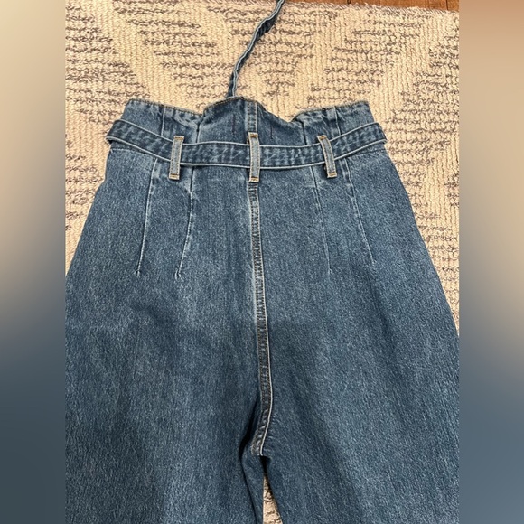 Abercrombie & Fitch High Rise Mom Jeans - Picture 4 of 12